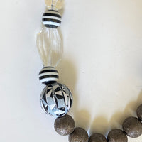 Abstract Queen Mum Choker Necklace