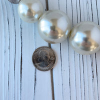 Shark Necklace in Pearl