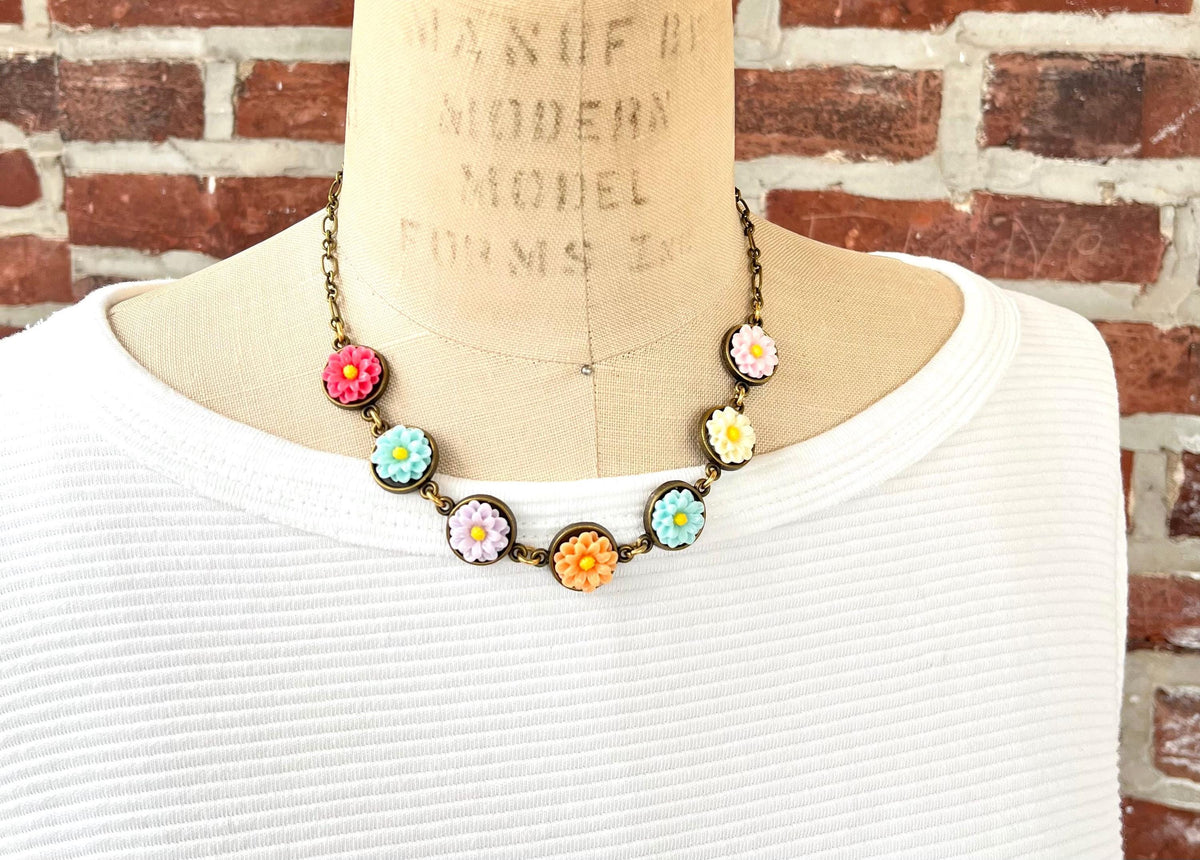 Lenora Dame Daisy Pop Necklace (Available as set)