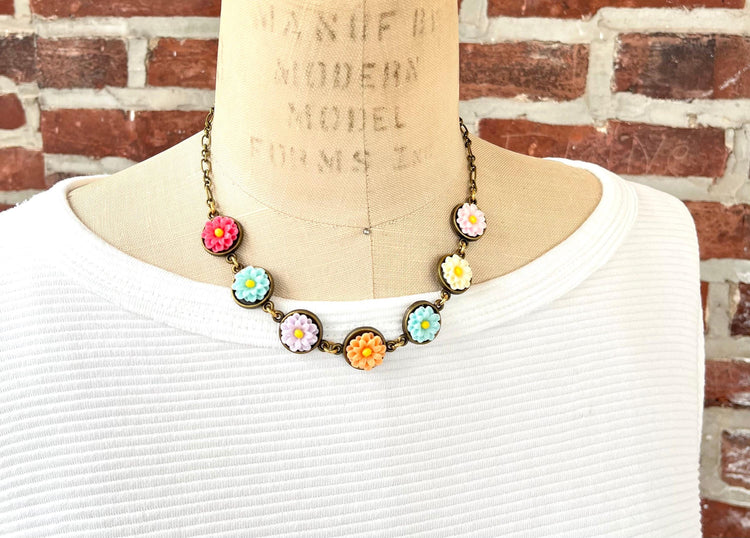 Lenora Dame Daisy Pop Necklace (Available as set)