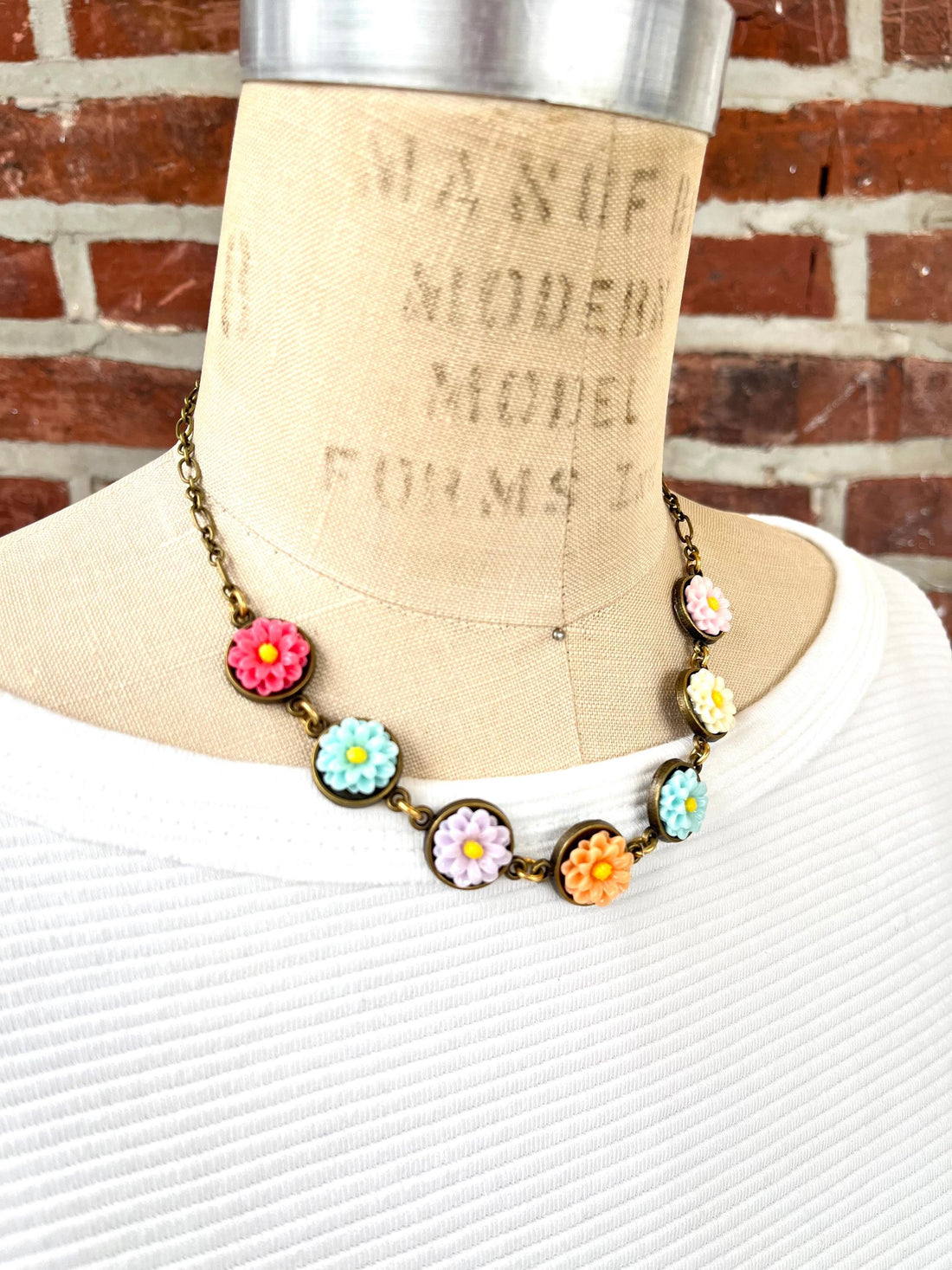 Lenora Dame Daisy Pop Necklace (Available as set)