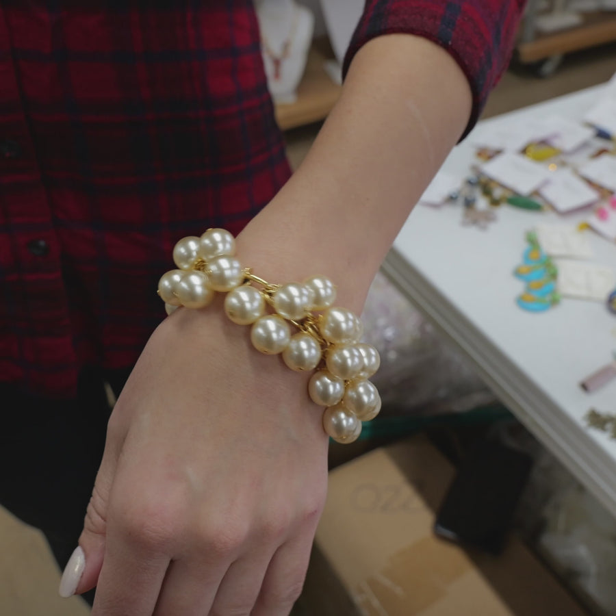 Iconic Pearl Cluster Bracelet