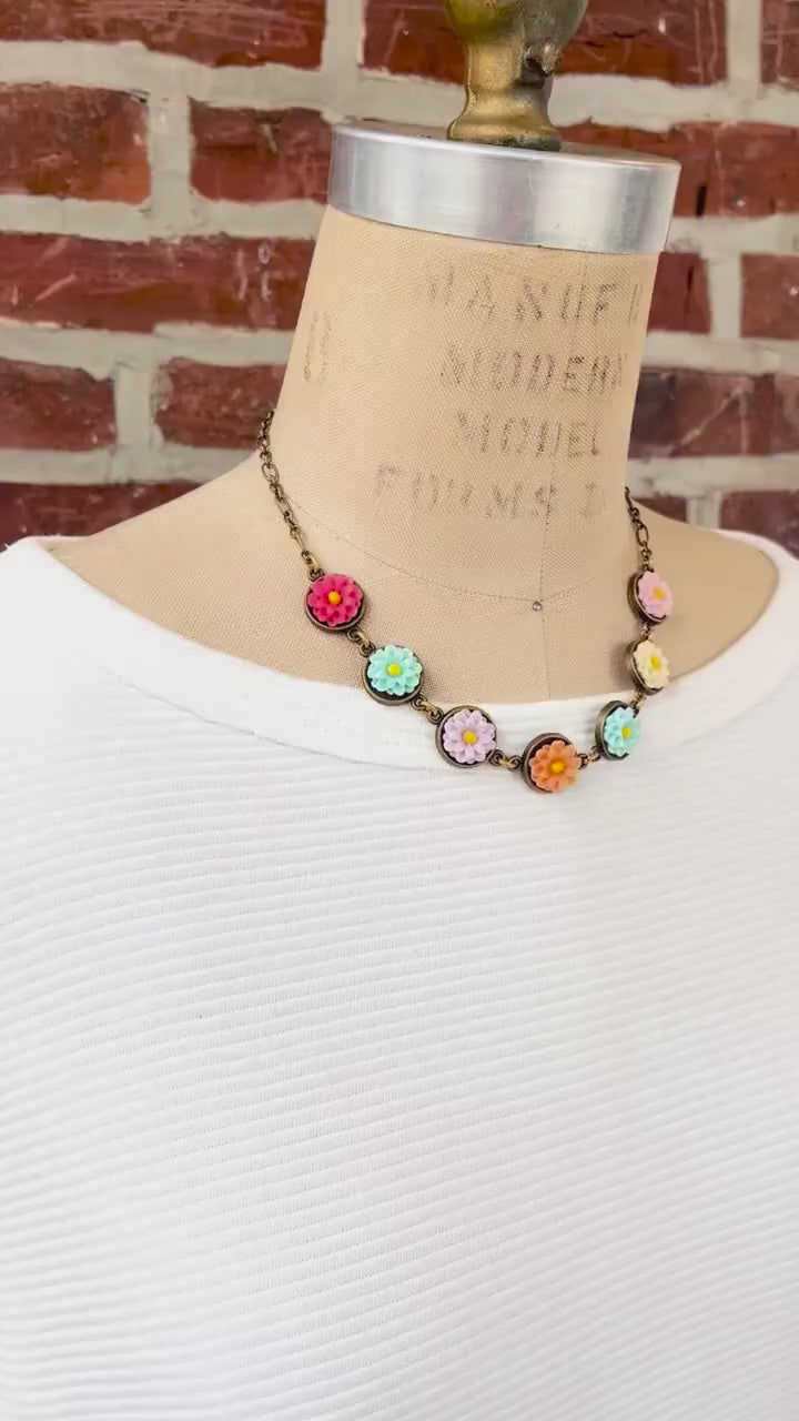 Lenora Dame Daisy Pop Necklace (Available as set)