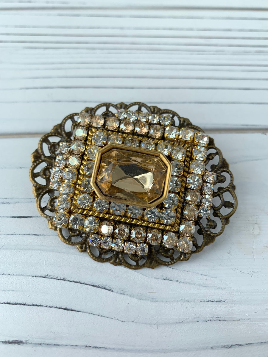 Lenora Dame Clara Brooch