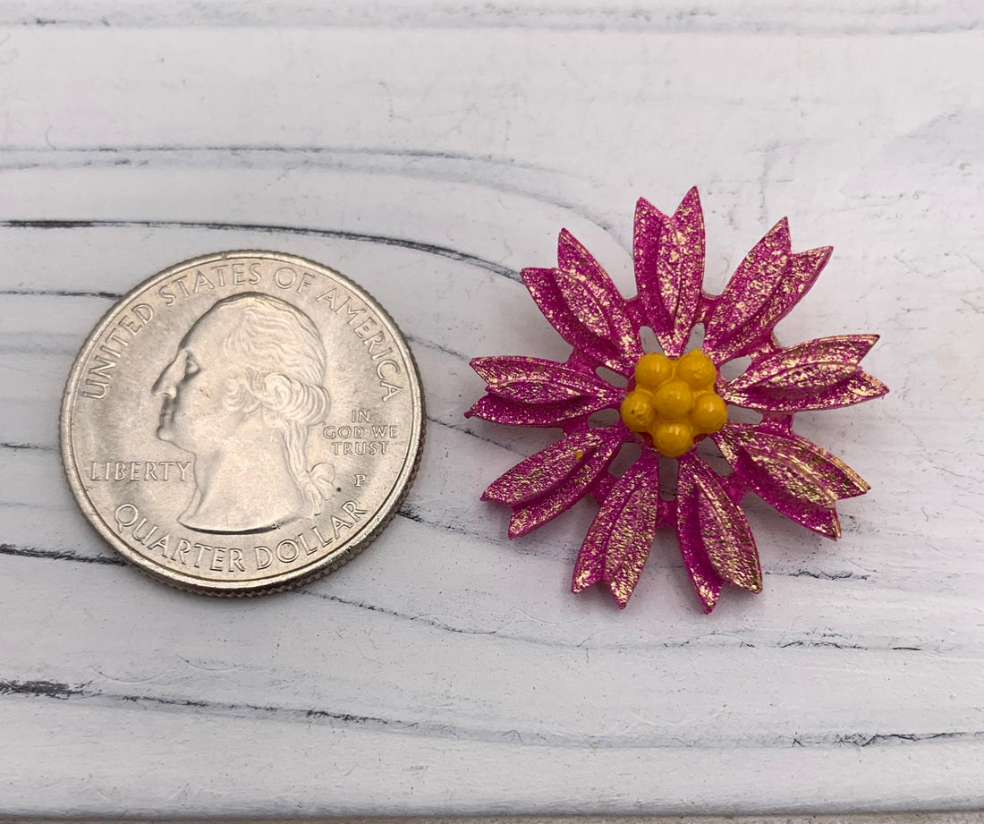 Lenora Dame Fresh As A Daisy Post Earrings in Fuchsia