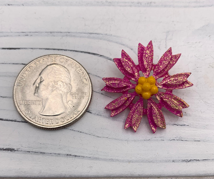 Lenora Dame Fresh As A Daisy Post Earrings in Fuchsia