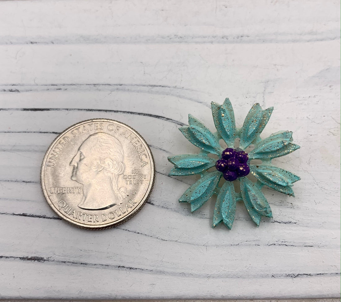 Lenora Dame Fresh As A Daisy Post Earrings in Mint