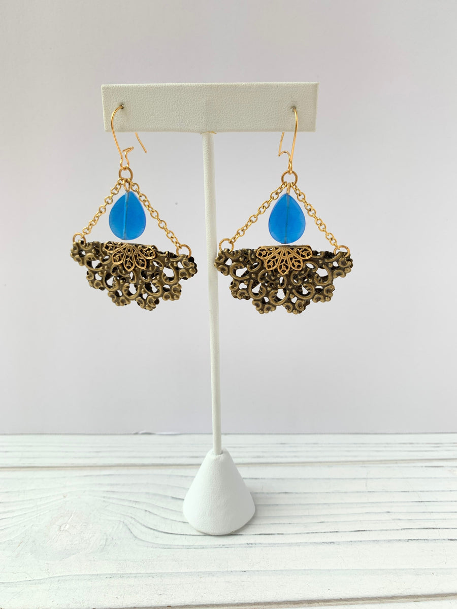 Lenora Dame Lantern Earring in Sky