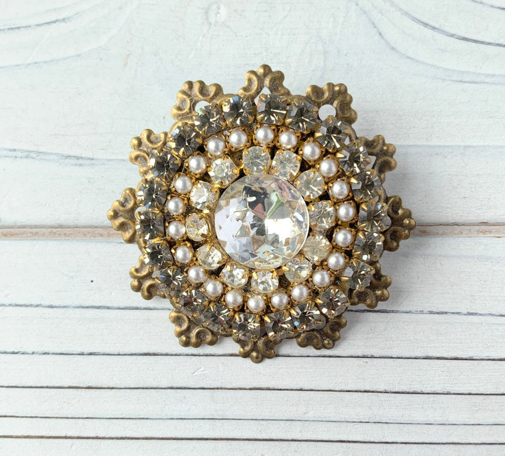 Lenora Dame Princess Anne Brooch in Smoky